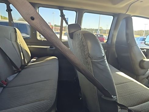 Used 2024 Chevrolet Express 3500 LT w/ LT Preferred Equipment Group image 4