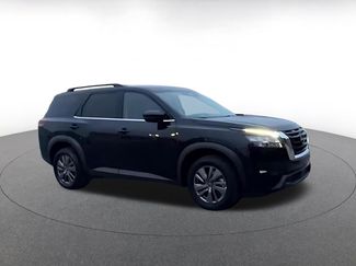 Used 2025 Nissan Pathfinder SV video 2
