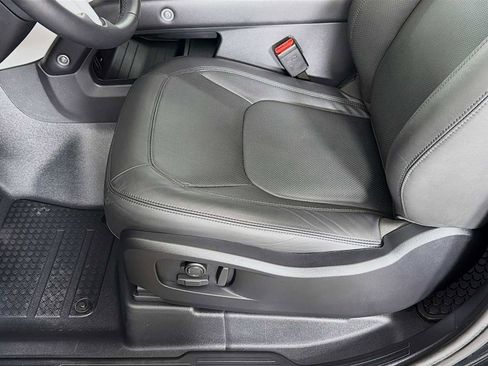 Used 2025 Land Rover Defender 90 X-Dynamic SE image 20