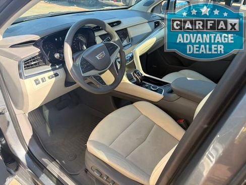 Used 2022 Cadillac XT5 Premium Luxury w/ Technology Package FWD image 11