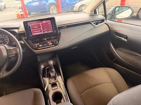 Used 2020 Toyota Corolla LE image 9