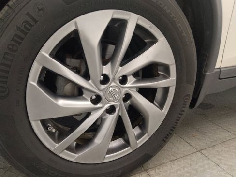 Used 2015 Nissan Rogue SL FWD image 31