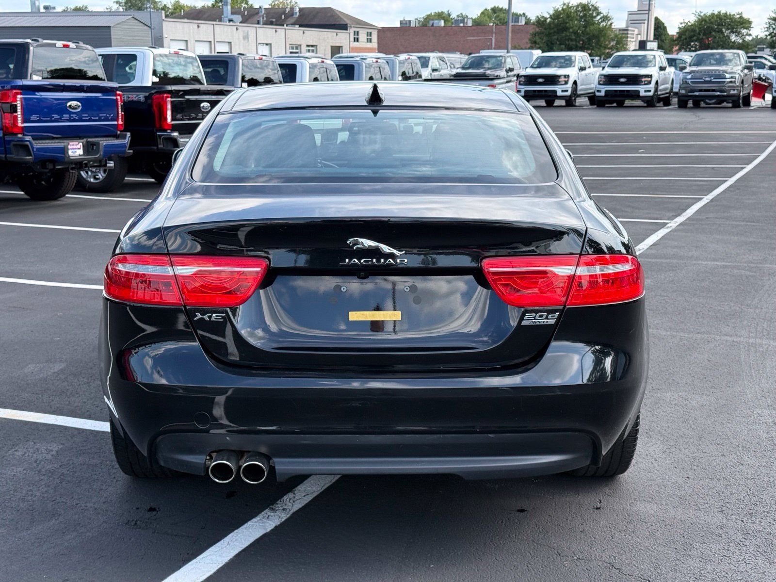 Used 2017 Jaguar XE Premium AWD/4WD image 5