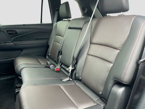 Used 2024 Honda Passport Black Edition image 26