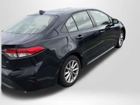 Used 2021 Toyota Corolla LE w/ LE Convenience Package FWD image 2