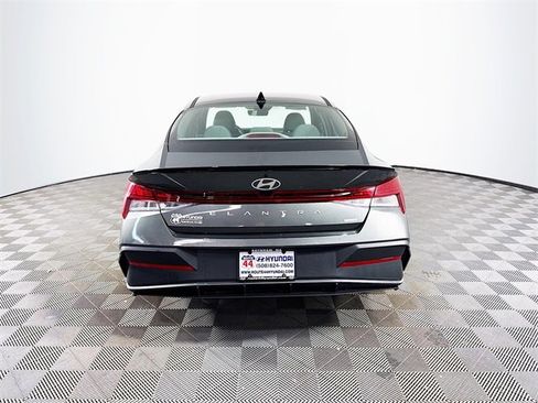 New 2025 Hyundai Elantra SEL image 6