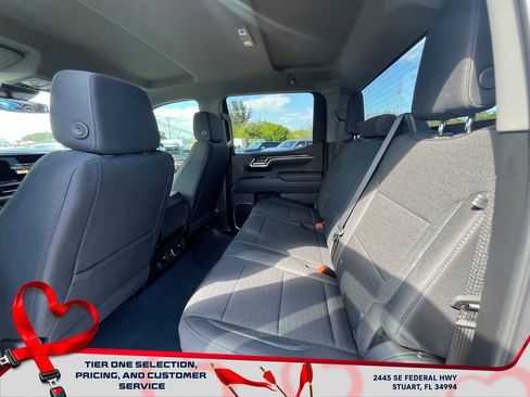 New 2026 GMC Sierra 1500 SLE image 12