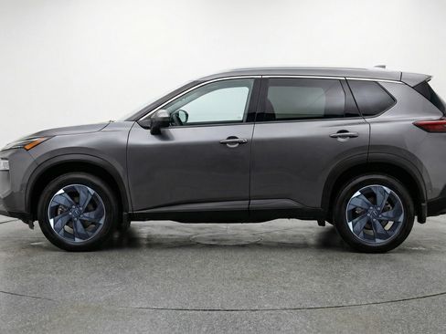 Used 2025 Nissan Rogue SV AWD/4WD image 5