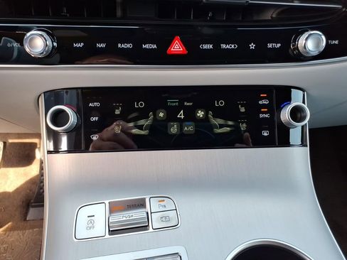 New 2026 Genesis GV70 2.5T Advanced AWD/4WD image 22