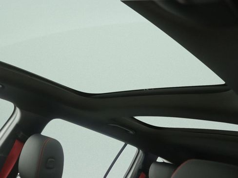 New 2026 Mercedes-Benz GLB 35 AMG 4MATIC image 10