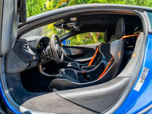 Used 2019 McLaren 600LT RWD image 50