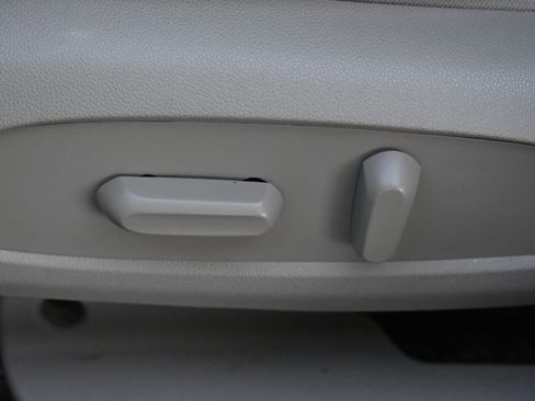 Used 2018 Chevrolet Cruze LT w/ Convenience Package image 14