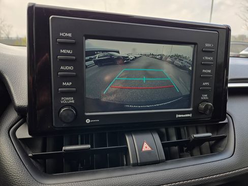 Used 2022 Toyota RAV4 XLE image 28