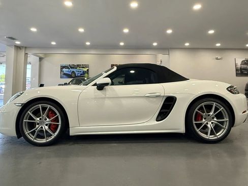 Used 2019 Porsche 718 Boxster S image 3