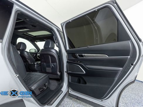 Used 2024 Kia Telluride SX Prestige X-Pro AWD/4WD image 37