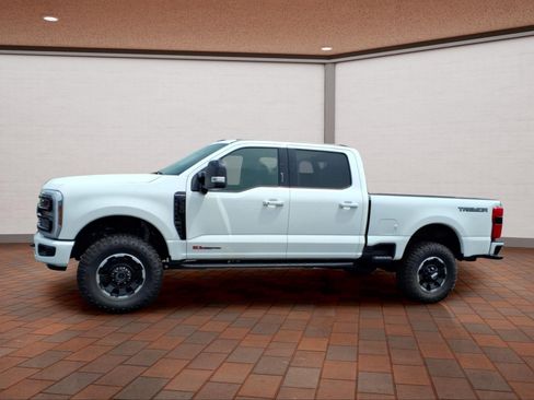 Used 2026 Ford F350 Platinum w/ Tremor Off-Road Package AWD/4WD image 5
