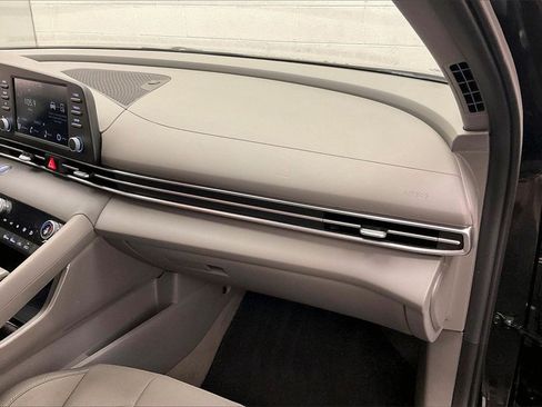 Certified 2025 Hyundai Elantra Sport image 14