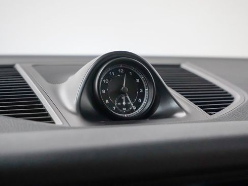 Certified 2022 Porsche Macan image 29