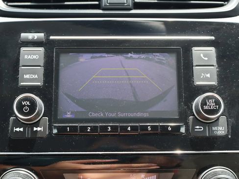 Used 2018 Honda CR-V LX image 10