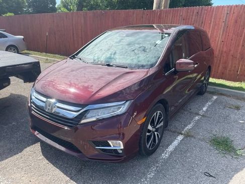 Used 2018 Honda Odyssey Elite image 2