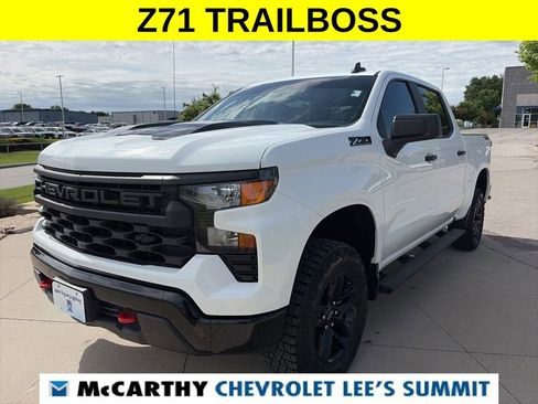 Used 2024 Chevrolet Silverado 1500 Custom Trail Boss w/ LPO, Dark Essentials Package AWD/4WD image 4