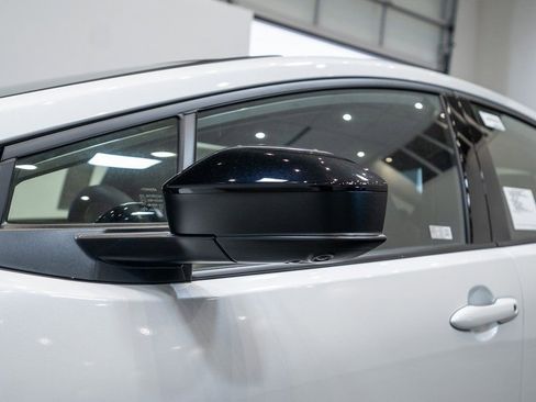 New 2026 Toyota Prius Plug-In Hybrid FWD image 9