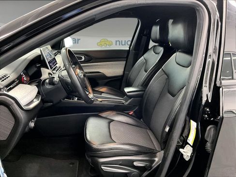 Used 2024 Jeep Compass Latitude AWD/4WD image 10