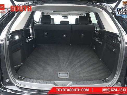 Used 2025 MAZDA CX-70 3.3 Turbo w/ Preferred Package AWD/4WD image 27