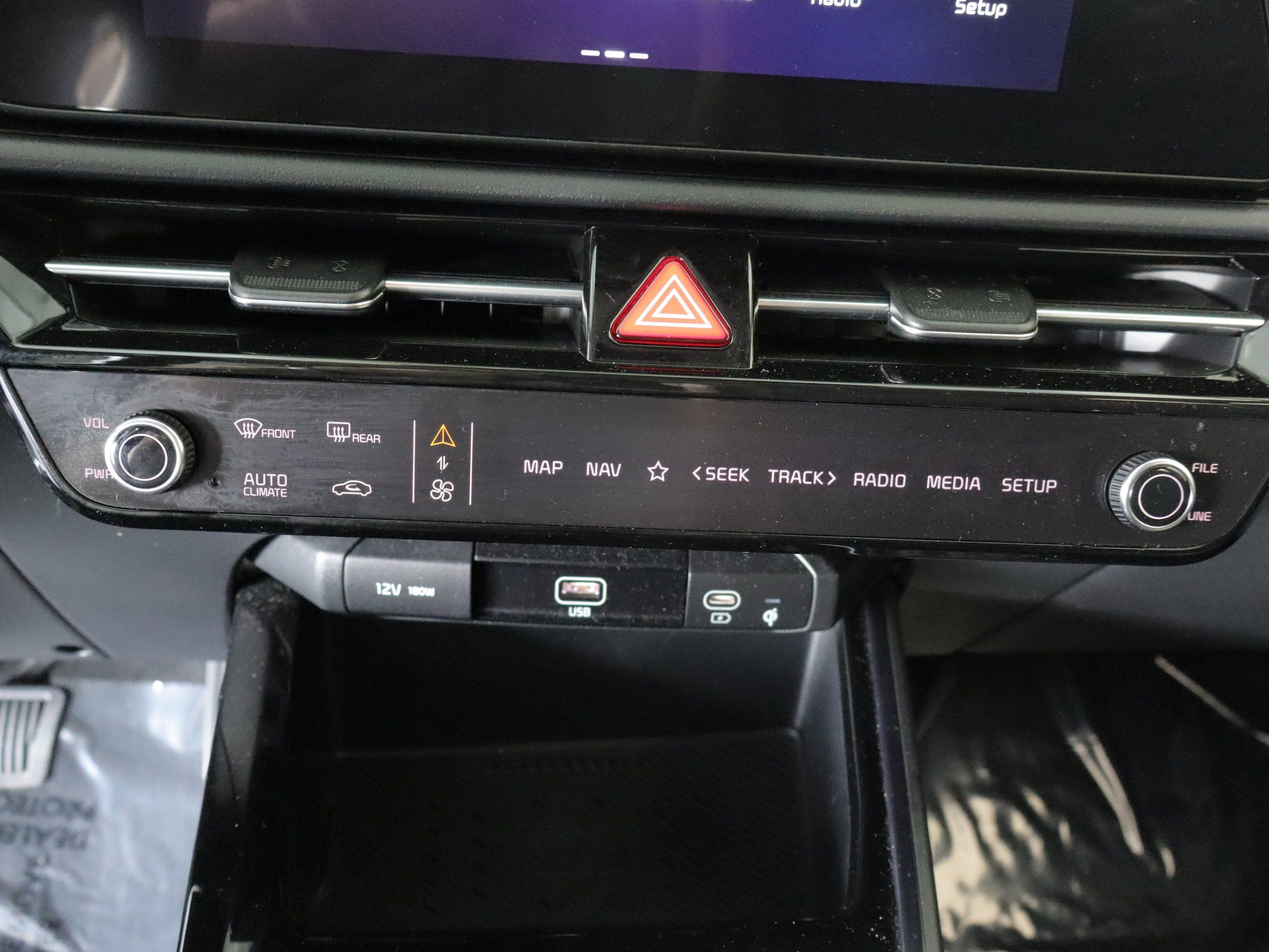 Used 2024 Kia Niro EX w/ EX Cold Weather Package FWD image 15