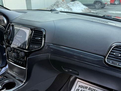Used 2019 Jeep Grand Cherokee Overland image 17