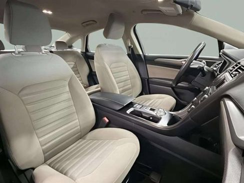 Used 2018 Ford Fusion S image 19