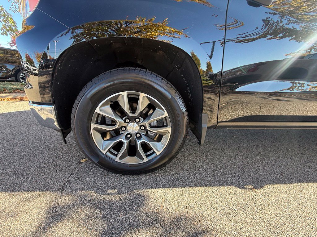 Used 2023 Chevrolet Silverado 1500 LT AWD/4WD image 33