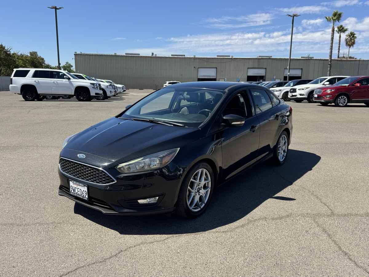 Used 2015 Ford Focus SE w/ Equipment Group 201A FWD image 5