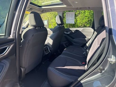 Used 2022 Subaru Forester Premium AWD/4WD image 10