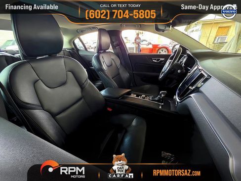 Used 2019 Volvo S60 T6 Momentum w/ Premium Package image 17