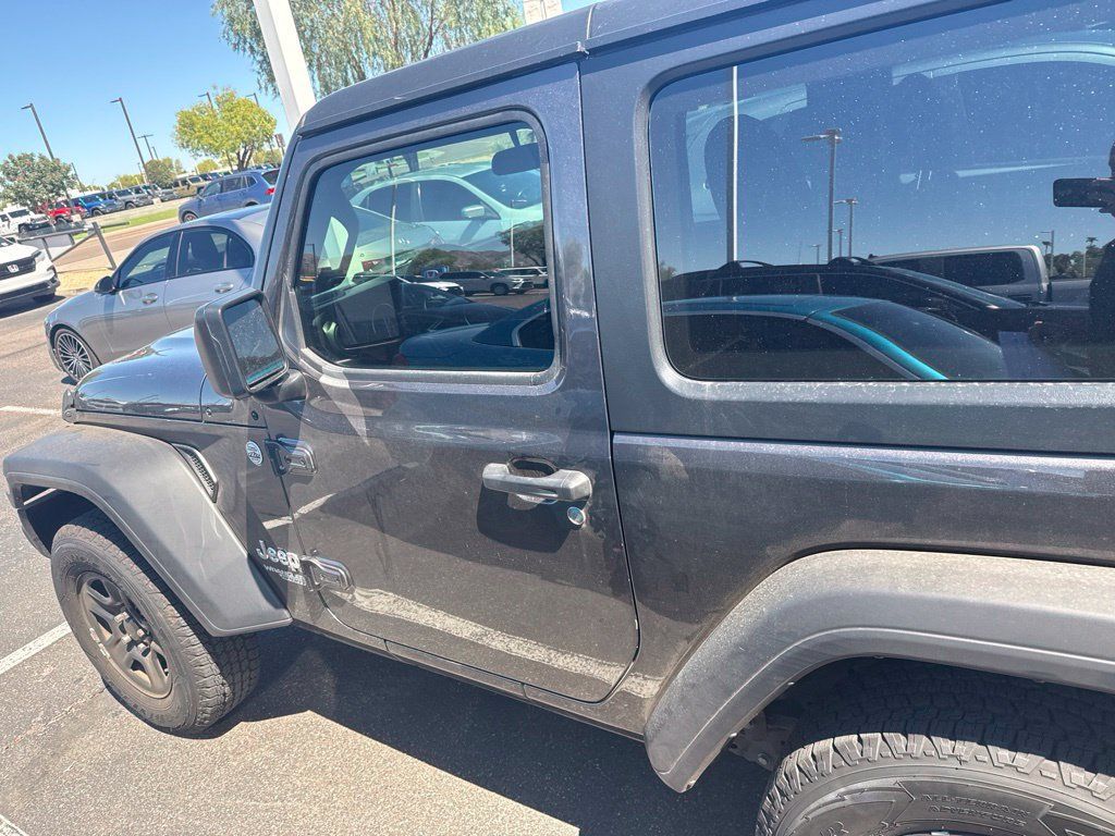 Used 2019 Jeep Wrangler Sport AWD/4WD image 9