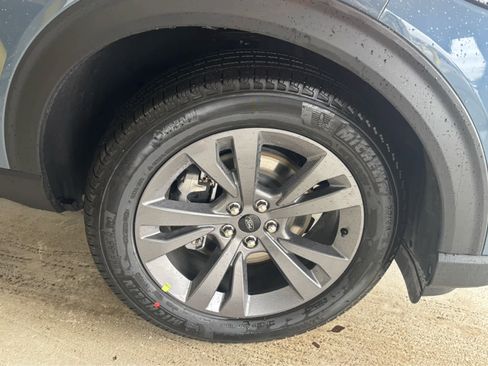 New 2026 Ford Explorer Active w/ Active Comfort Package image 35