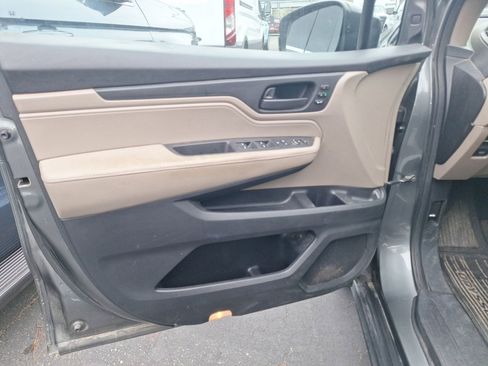 Used 2018 Honda Odyssey EX-L image 11