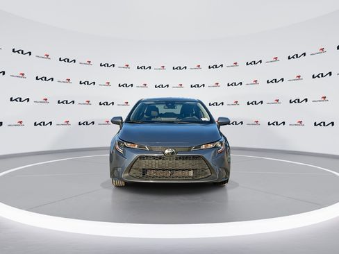 Used 2020 Toyota Corolla LE image 3