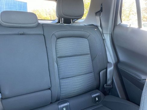 Used 2025 Chevrolet Equinox LT image 36