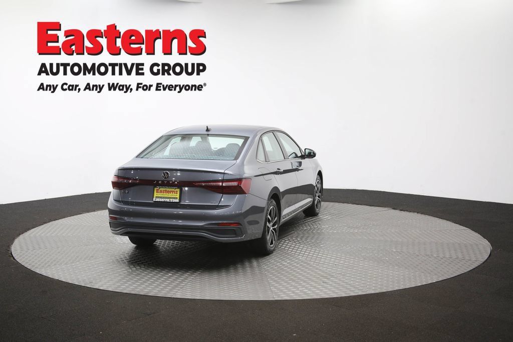 Used 2025 Volkswagen Jetta SE FWD image 37