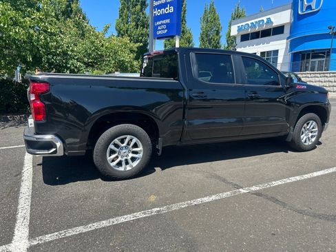 Used 2023 Chevrolet Silverado 1500 LT w/ Z71 Off-Road Package AWD/4WD image 5