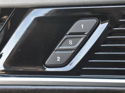 Used 2024 Jeep Wagoneer Series II AWD/4WD image 29