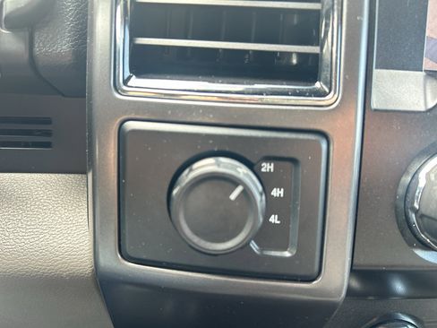 Used 2020 Ford F150 XLT AWD/4WD image 30