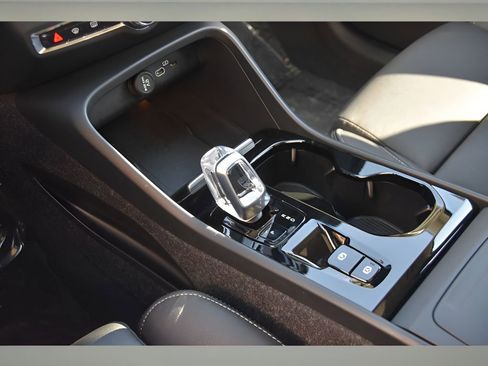 Certified 2025 Volvo XC40 B5 Plus w/ Protection Package Premier image 35