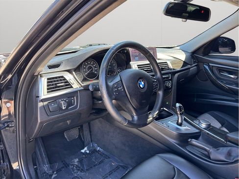 Used 2018 BMW 320i Sedan RWD image 6