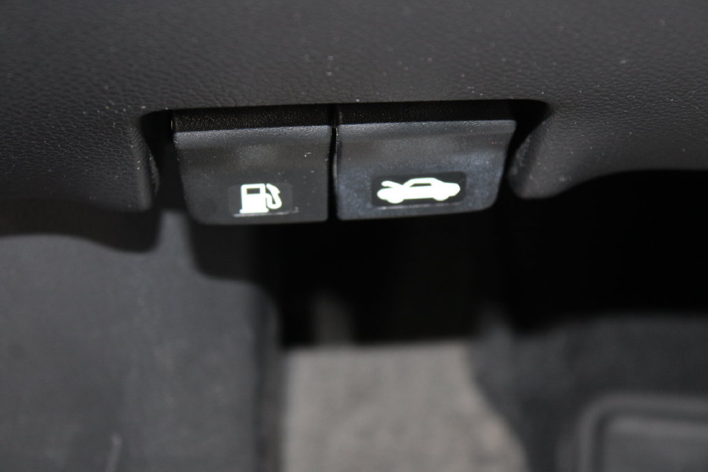 Used 2019 Nissan Rogue Sport SL w/ Premium Package FWD image 44