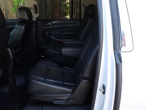 Used 2018 Chevrolet Suburban Premier AWD/4WD image 20