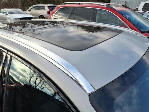 Used 2025 Volvo V60 B5 Cross Country Plus image 6