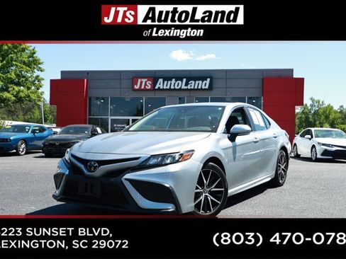 Used 2023 Toyota Camry SE FWD image 1